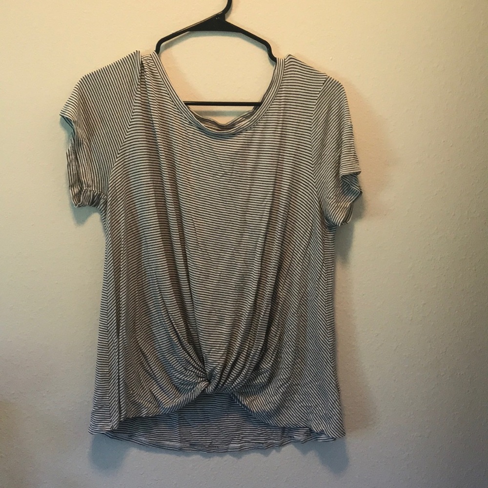 Front knotted stripe tee
